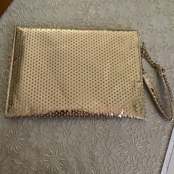 Golden Bag - Picture 2 of 3